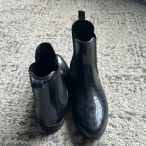 Seven7 Rain Ankle Boot